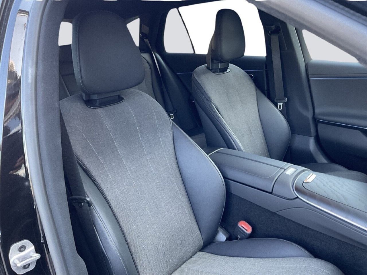 Mercedes-Benz E-Klasse – Bild 12