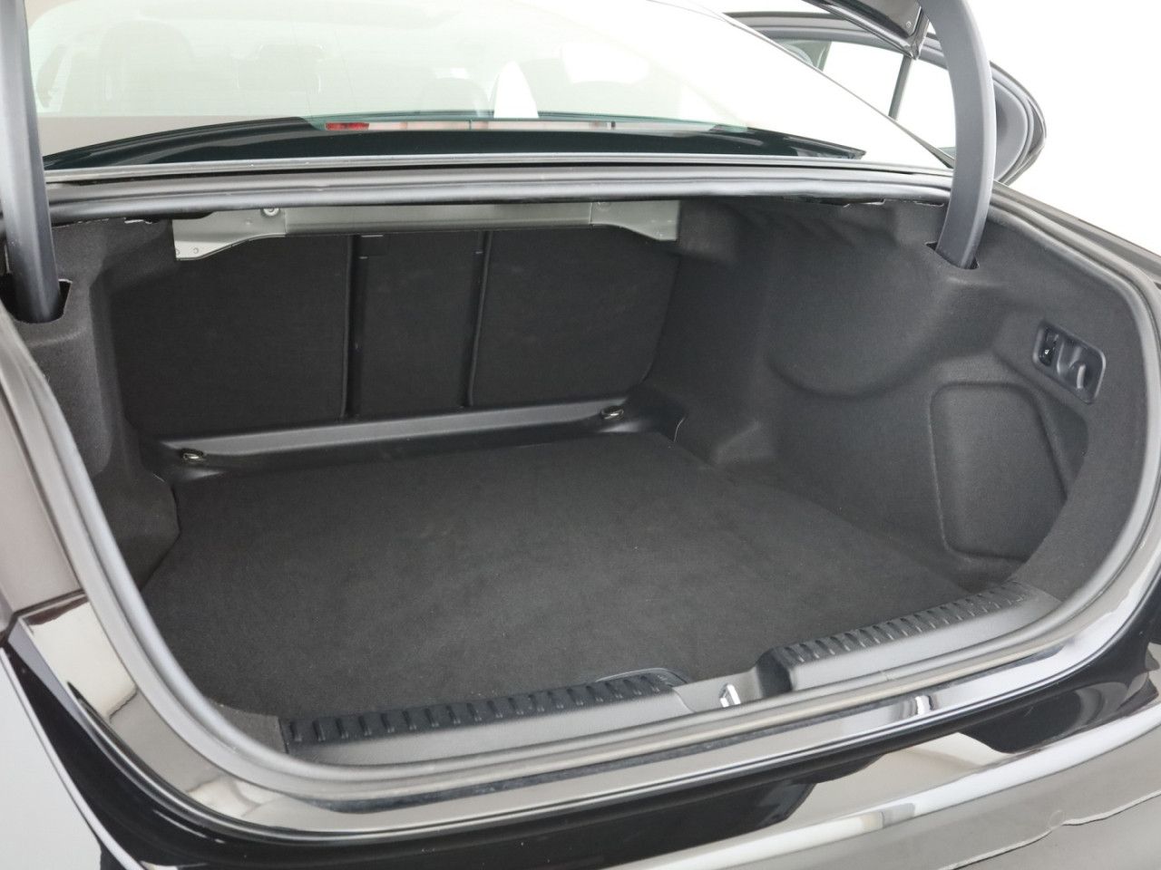Mercedes-Benz E-Klasse – Bild 23