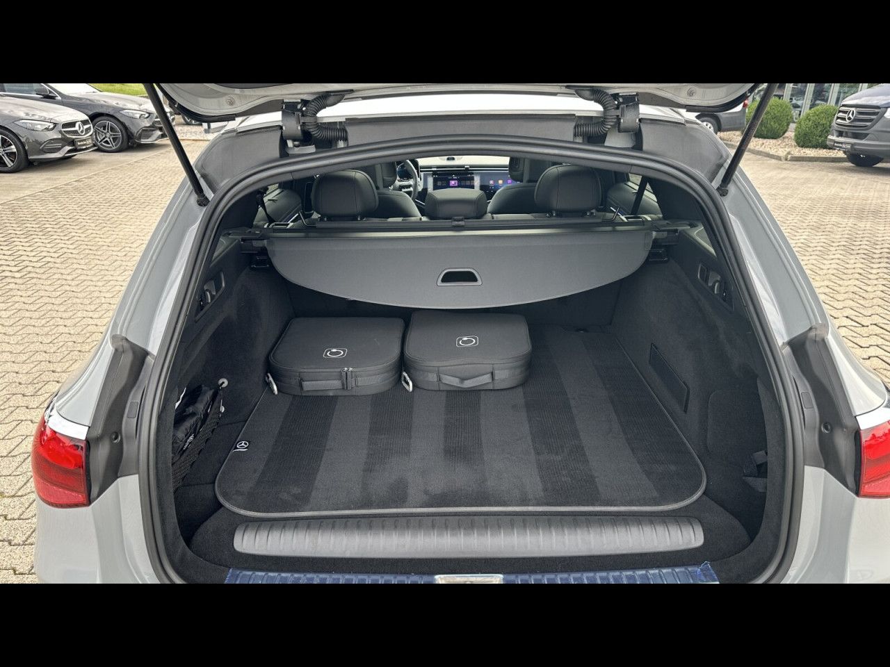 Mercedes-Benz E-Klasse – Bild 22