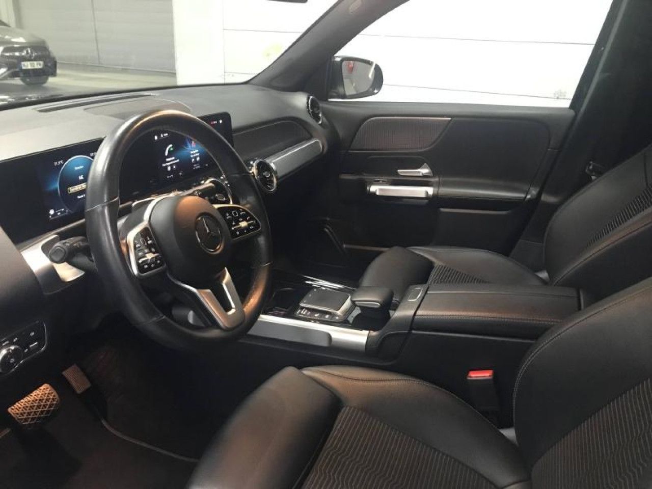 Photo du v&eacute;hicule 3 / 18