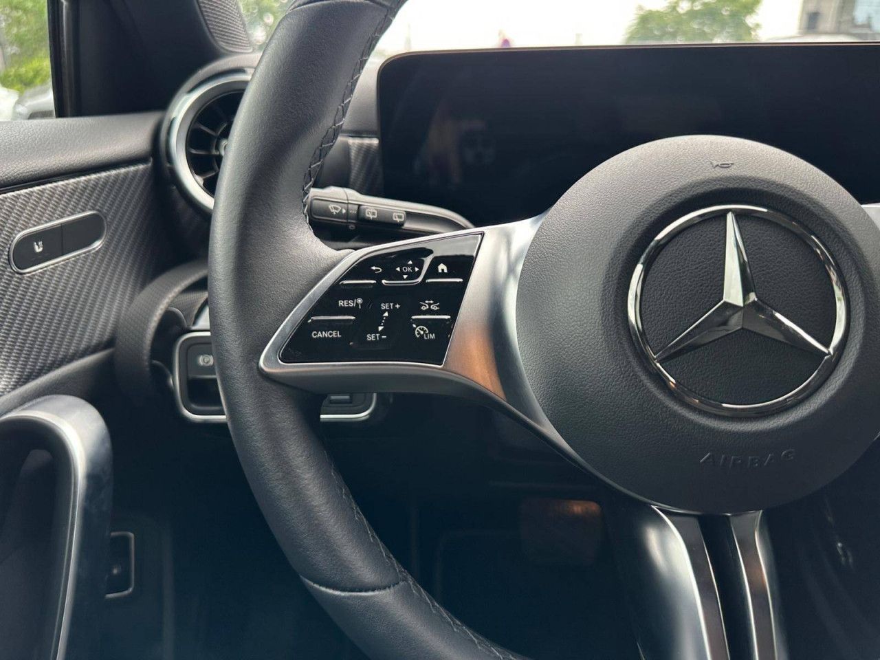 Photo du v&eacute;hicule 16 / 18