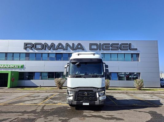 Vehicle image 2 / 6