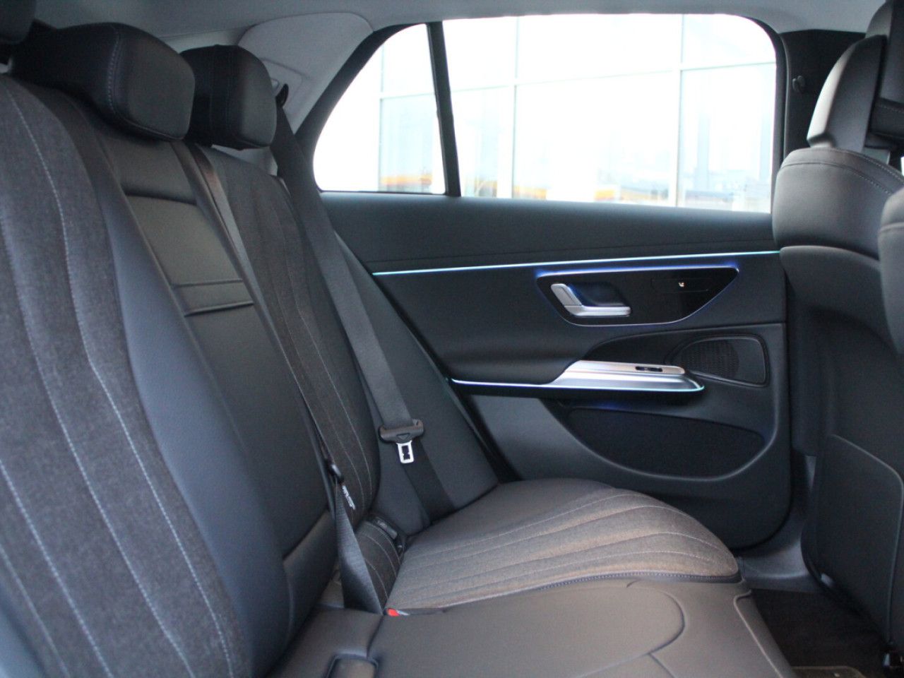 Mercedes-Benz E-Klasse – Bild 10