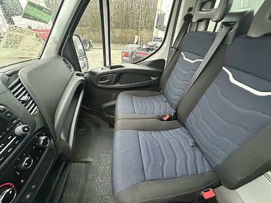 Vehicle image 15 / 15