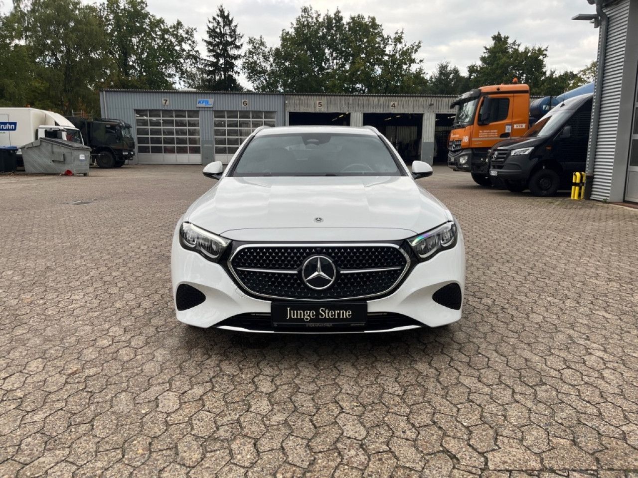 Mercedes-Benz E-Klasse – Bild 25