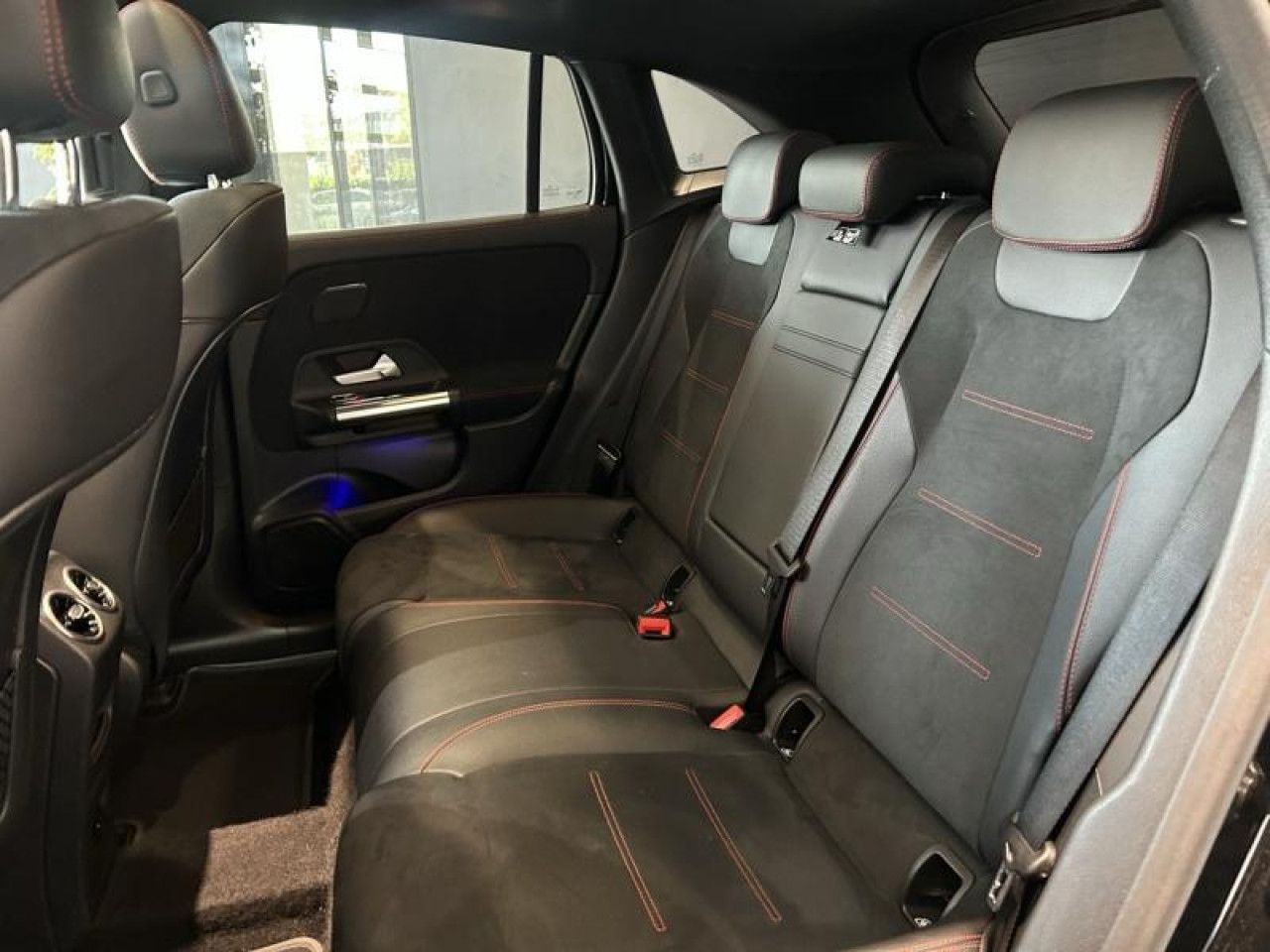 Photo du v&eacute;hicule 17 / 18