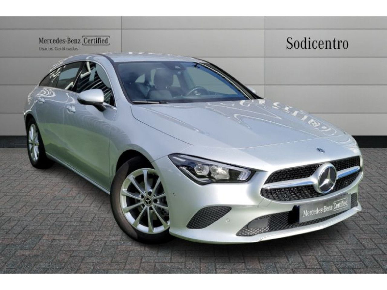 Imagem do ve&iacute;culo 2 / 18