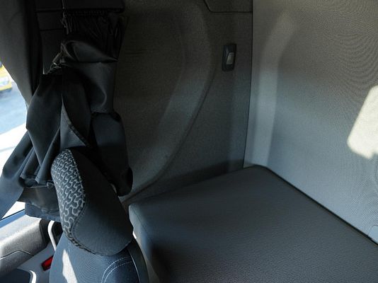 Vehicle image 13 / 13