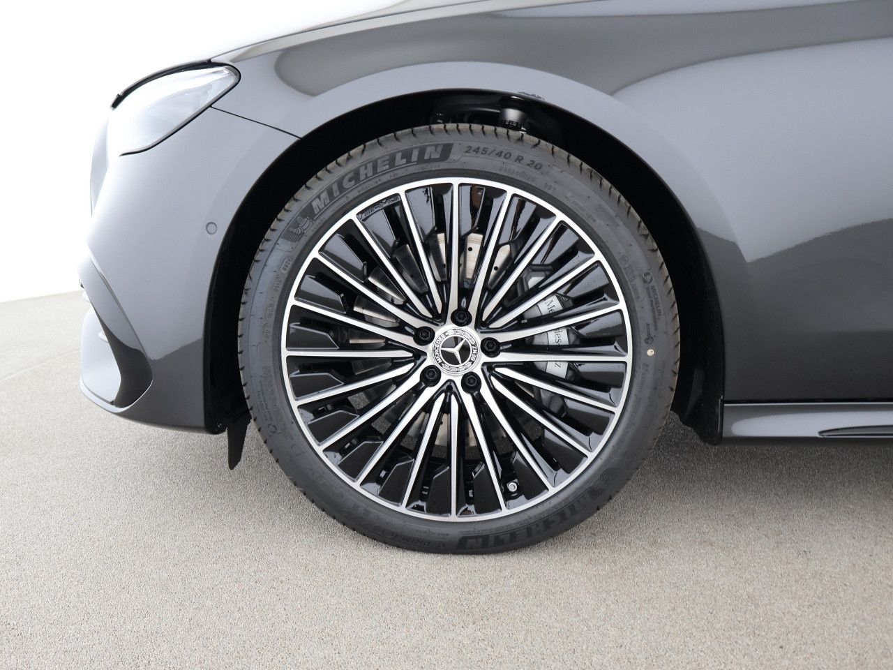 Mercedes-Benz E-Klasse – Bild 16