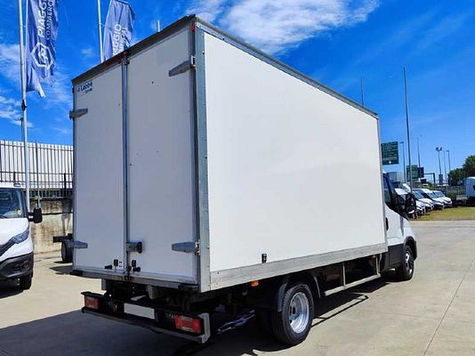 Vehicle image 3 / 10