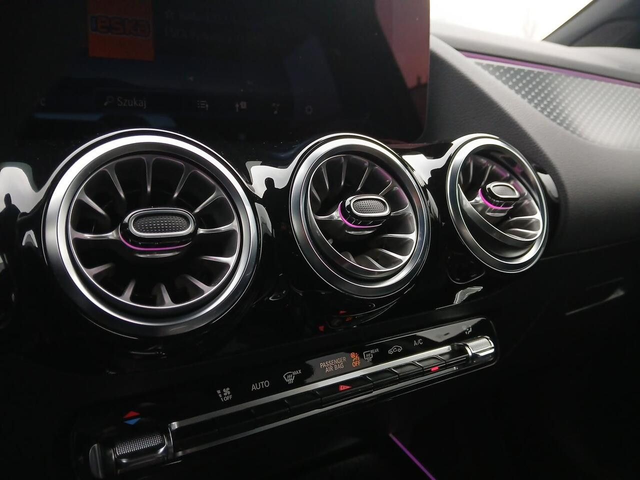 Zdjęcie pojazdu 19 / 23