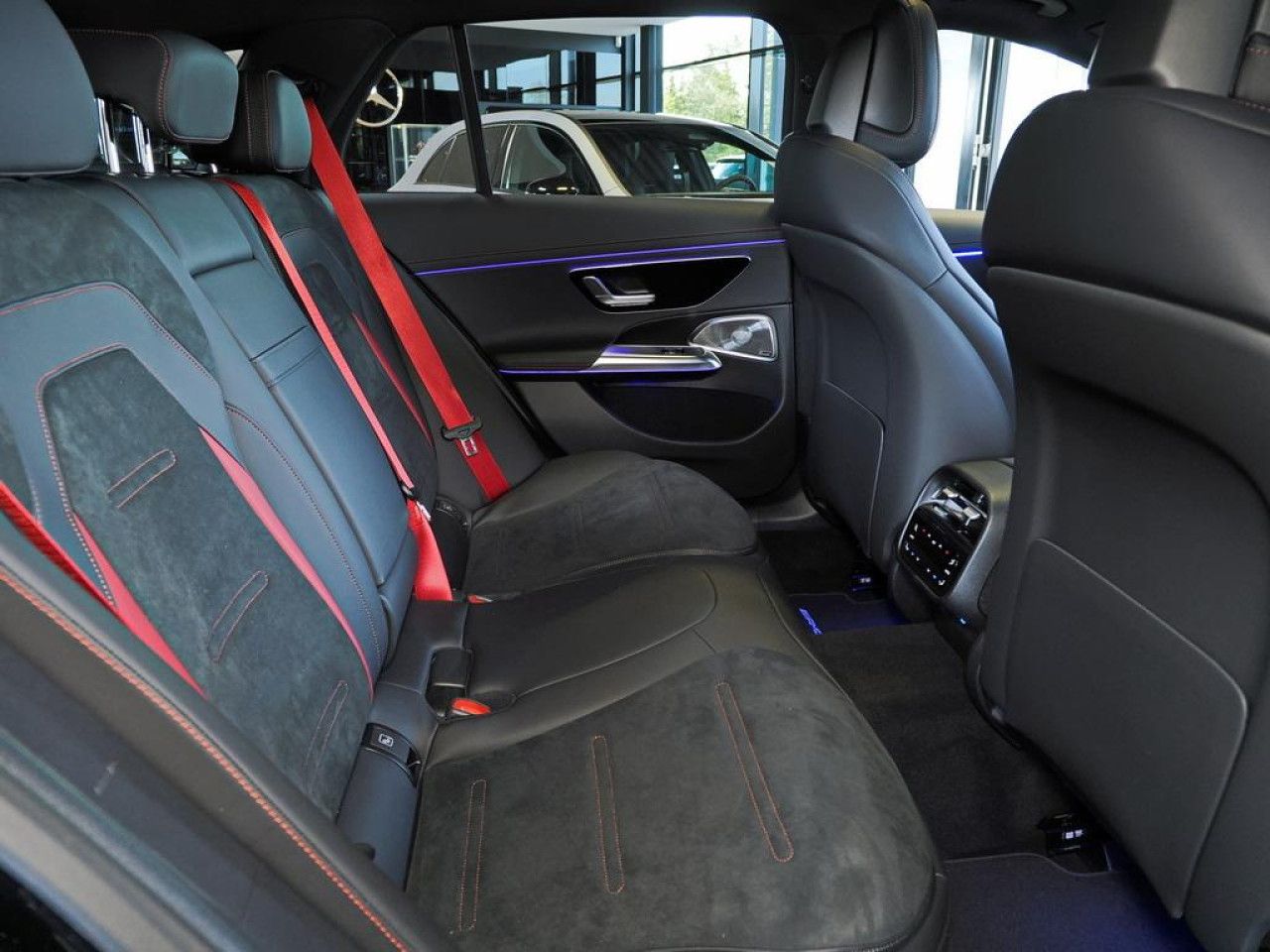 Mercedes-Benz E-Klasse – Bild 15