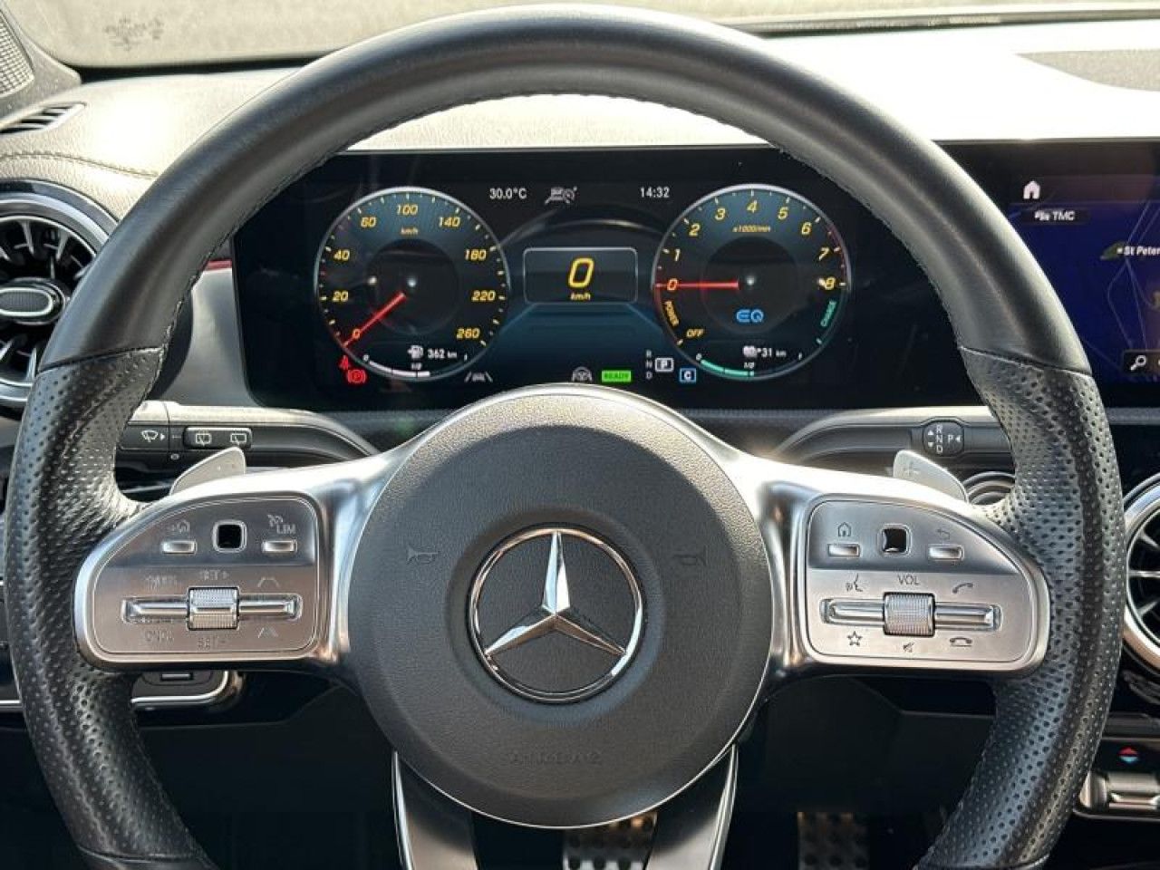 Photo du v&eacute;hicule 9 / 18