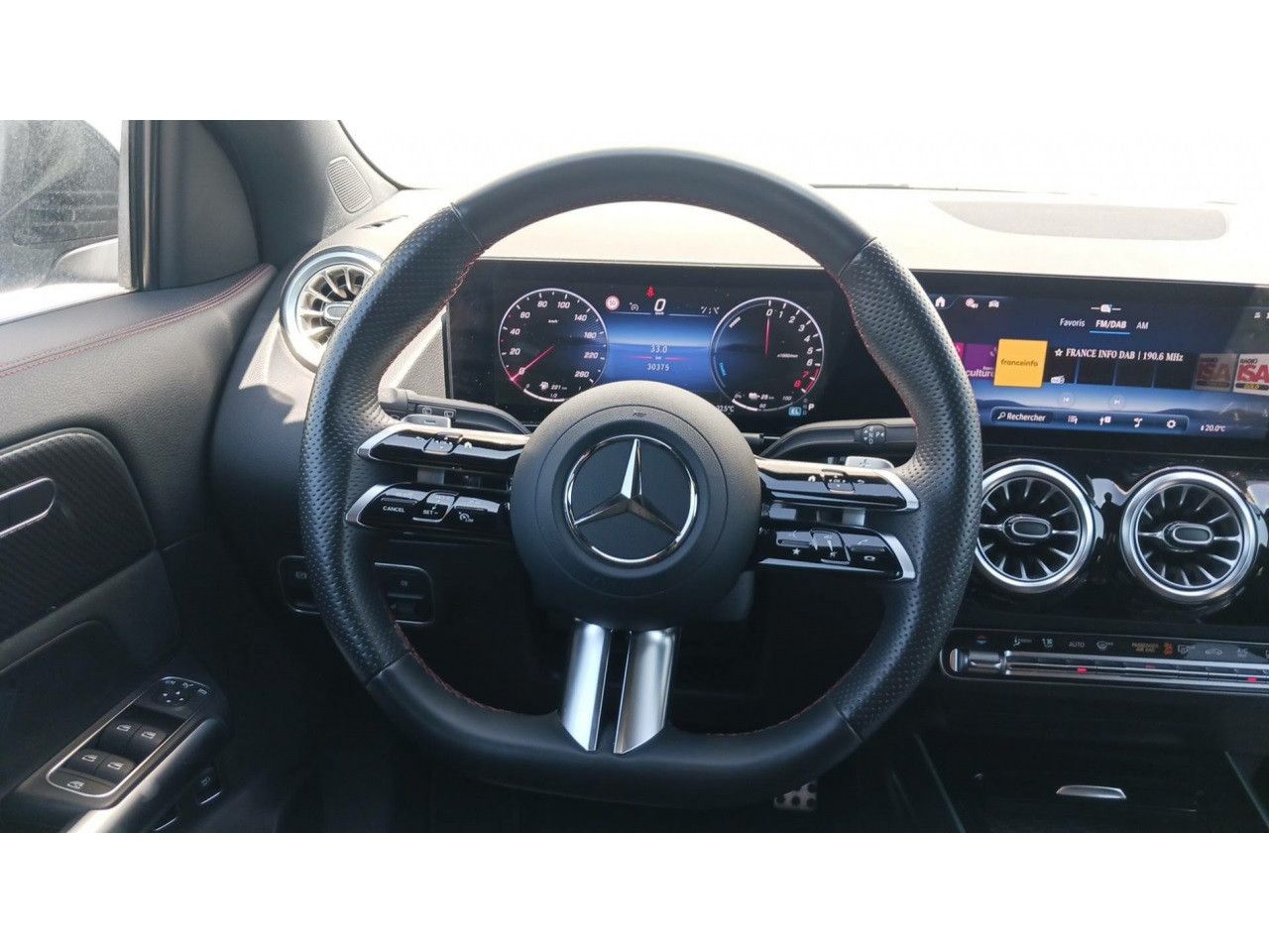 Photo du v&eacute;hicule 14 / 18