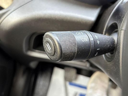 Vehicle image 13 / 15