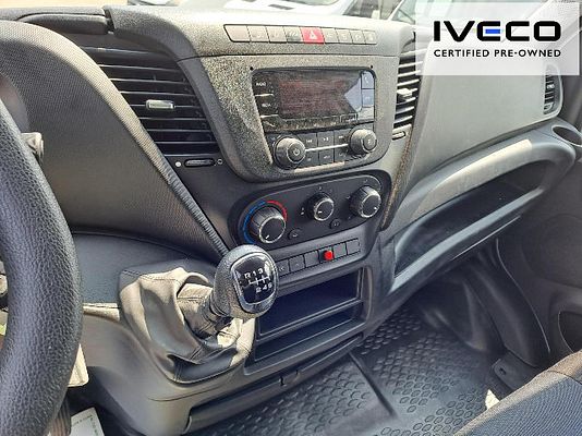 Vehicle image 9 / 11