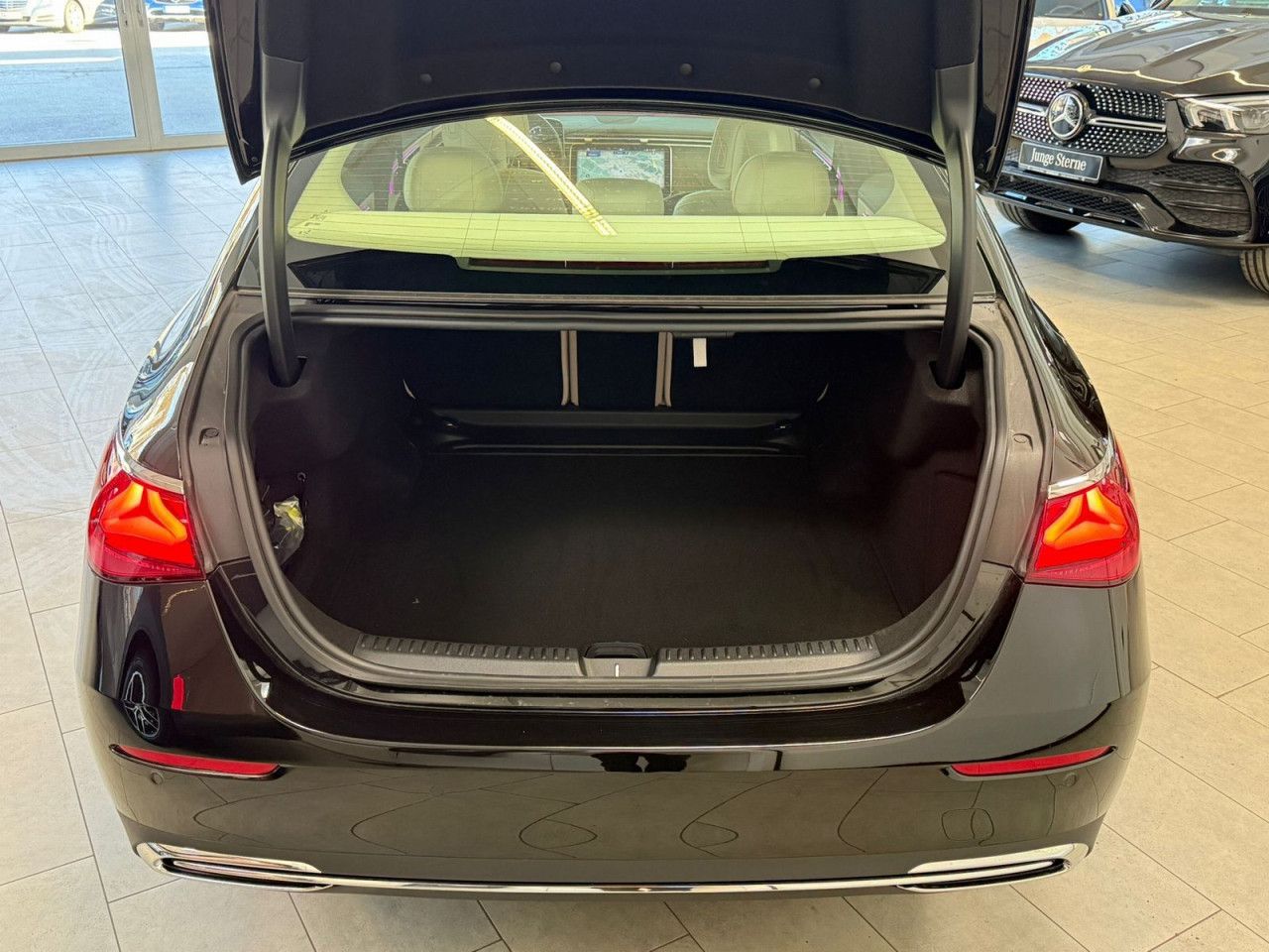 Mercedes-Benz E-Klasse – Bild 7