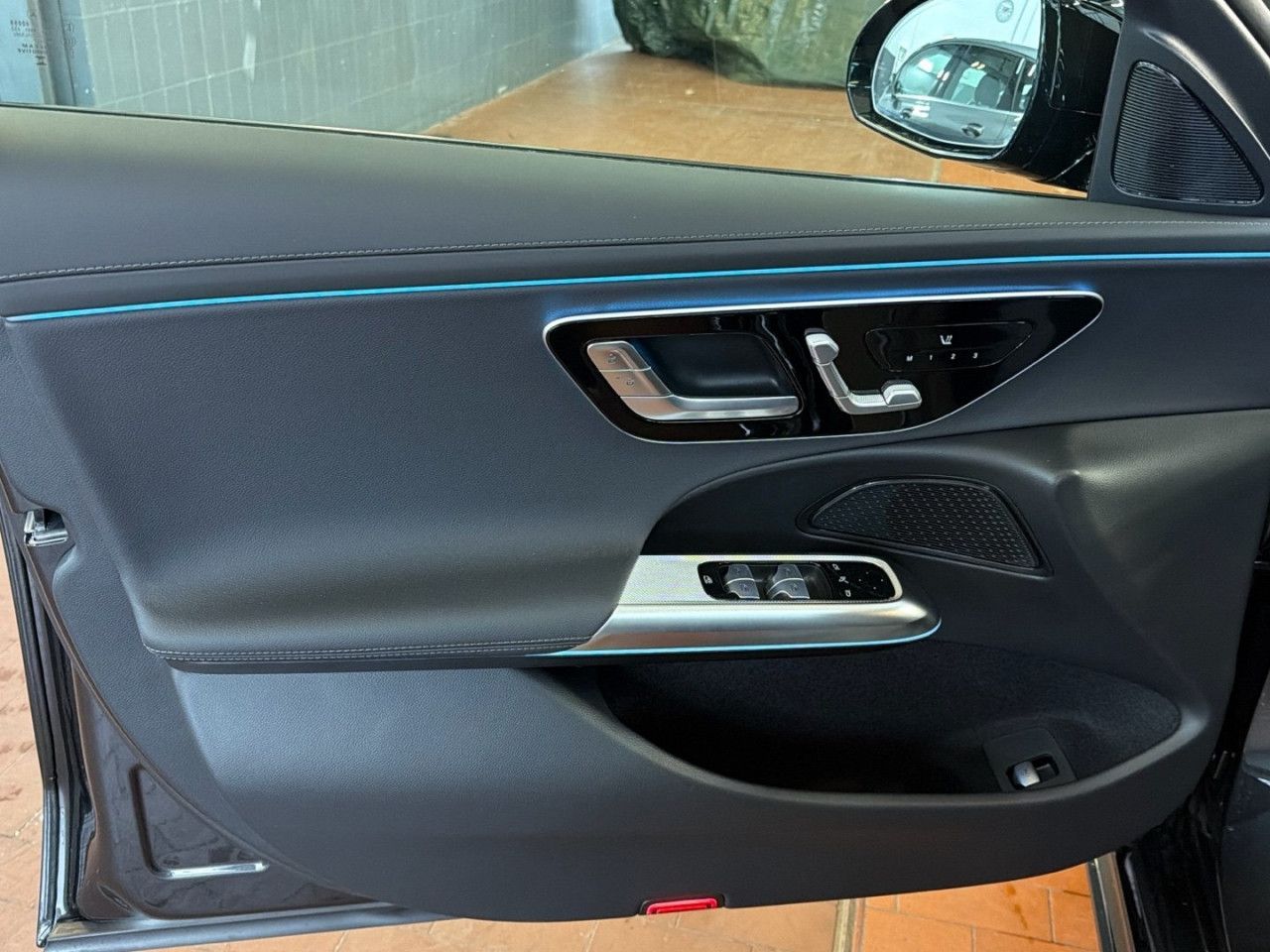 Mercedes-Benz E-Klasse – Bild 13