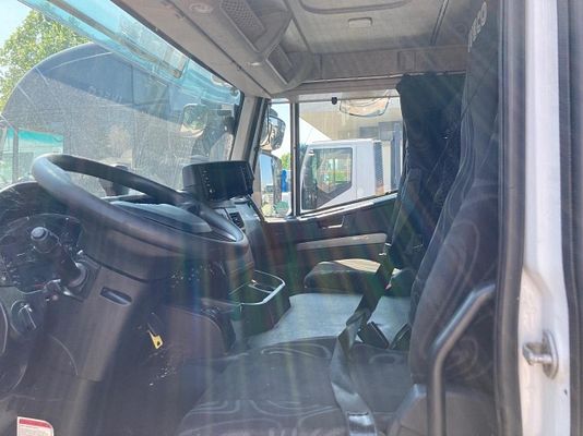 Vehicle image 3 / 3