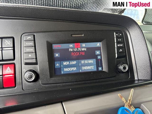 MAN TGL 8.190 4X2 BL Caja trampilla 22