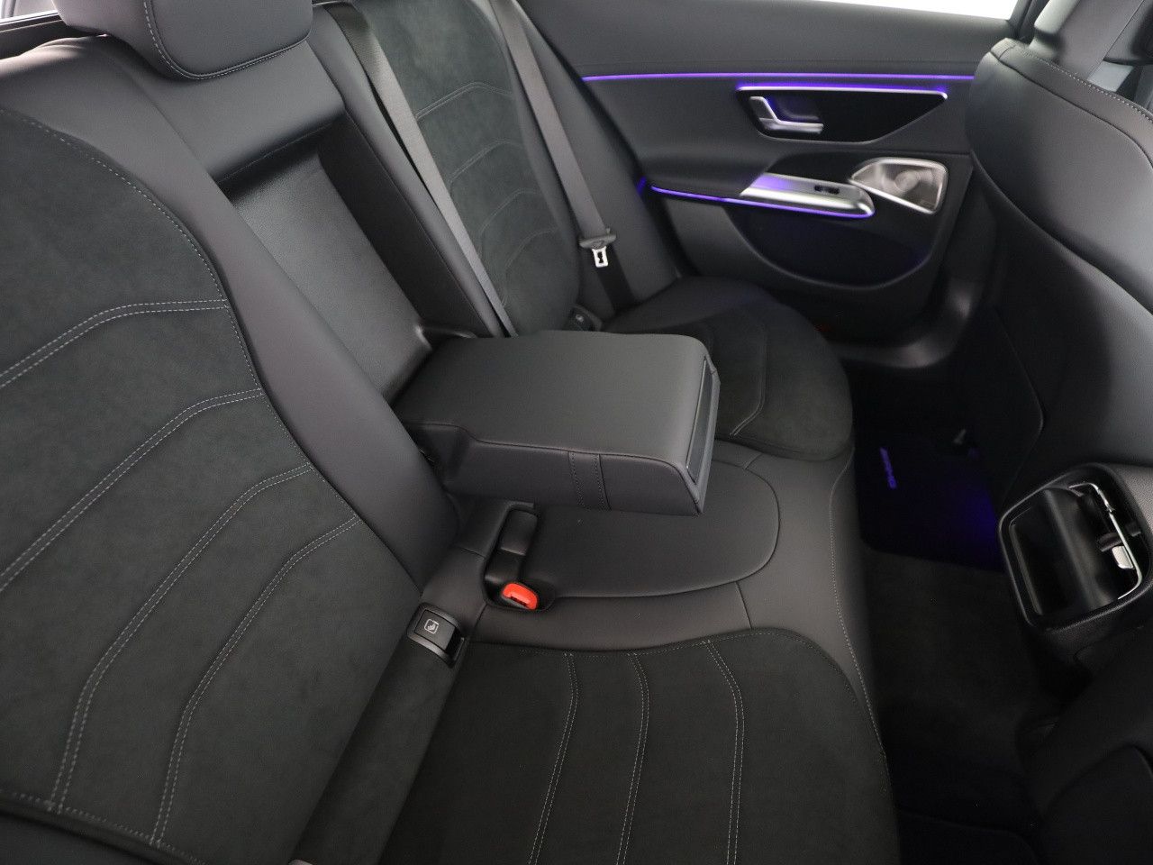 Mercedes-Benz E-Klasse – Bild 22
