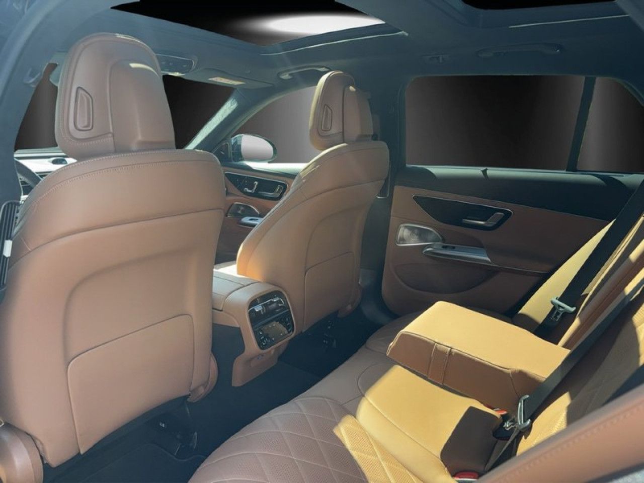 Mercedes-Benz E-Klasse – Bild 12