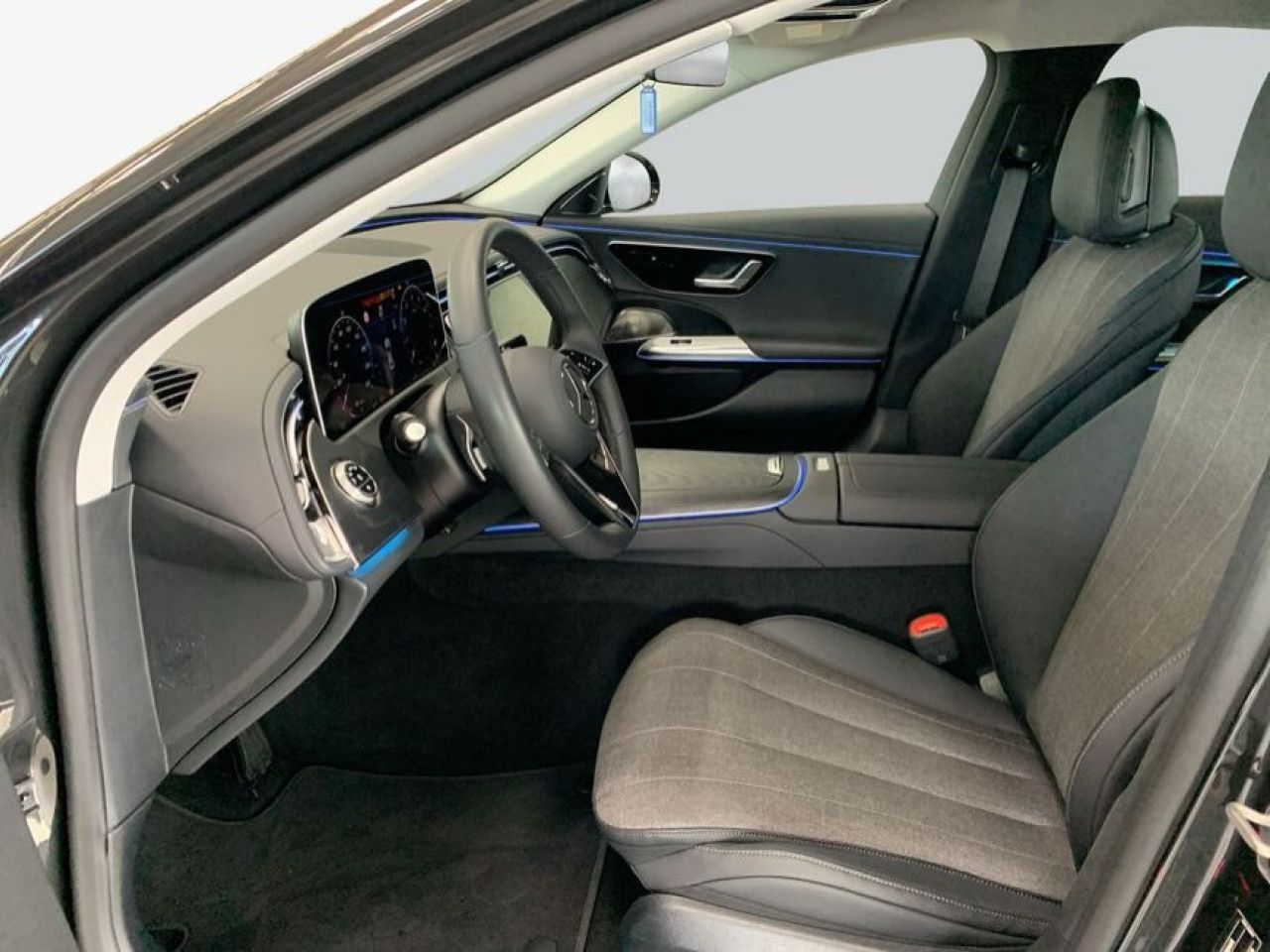 Mercedes-Benz E-Klasse – Bild 9