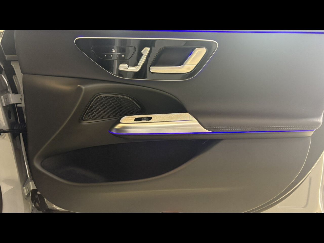 Mercedes-Benz E-Klasse – Bild 17