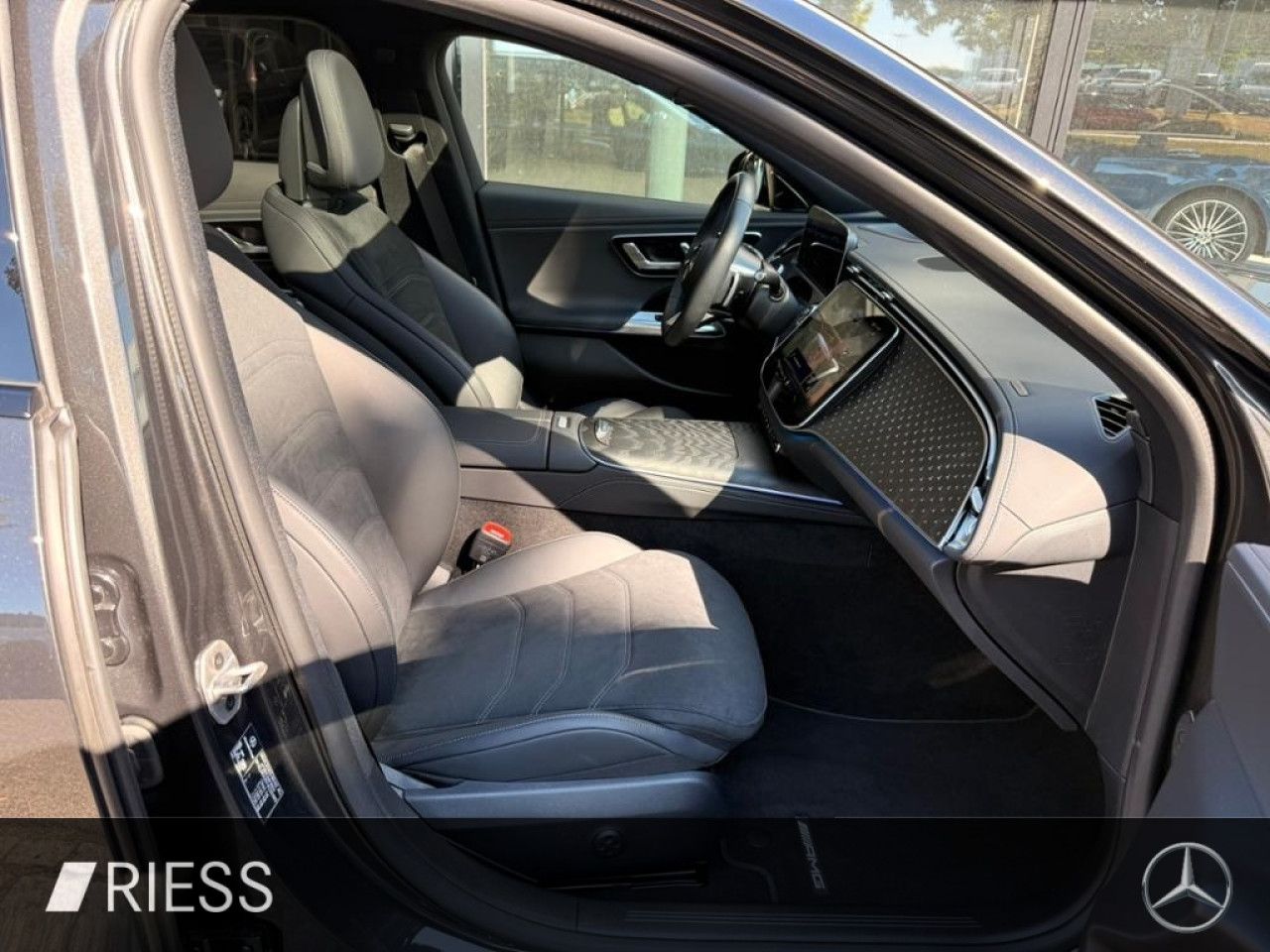 Mercedes-Benz E-Klasse – Bild 9