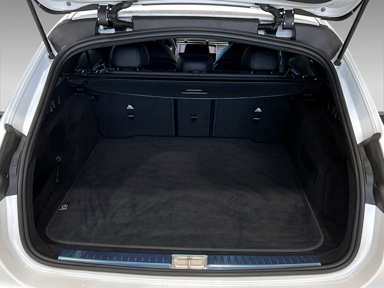 Mercedes-Benz E-Klasse – Bild 7