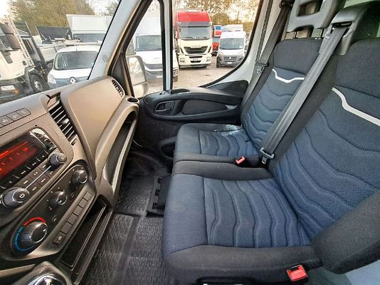 Vehicle image 11 / 14
