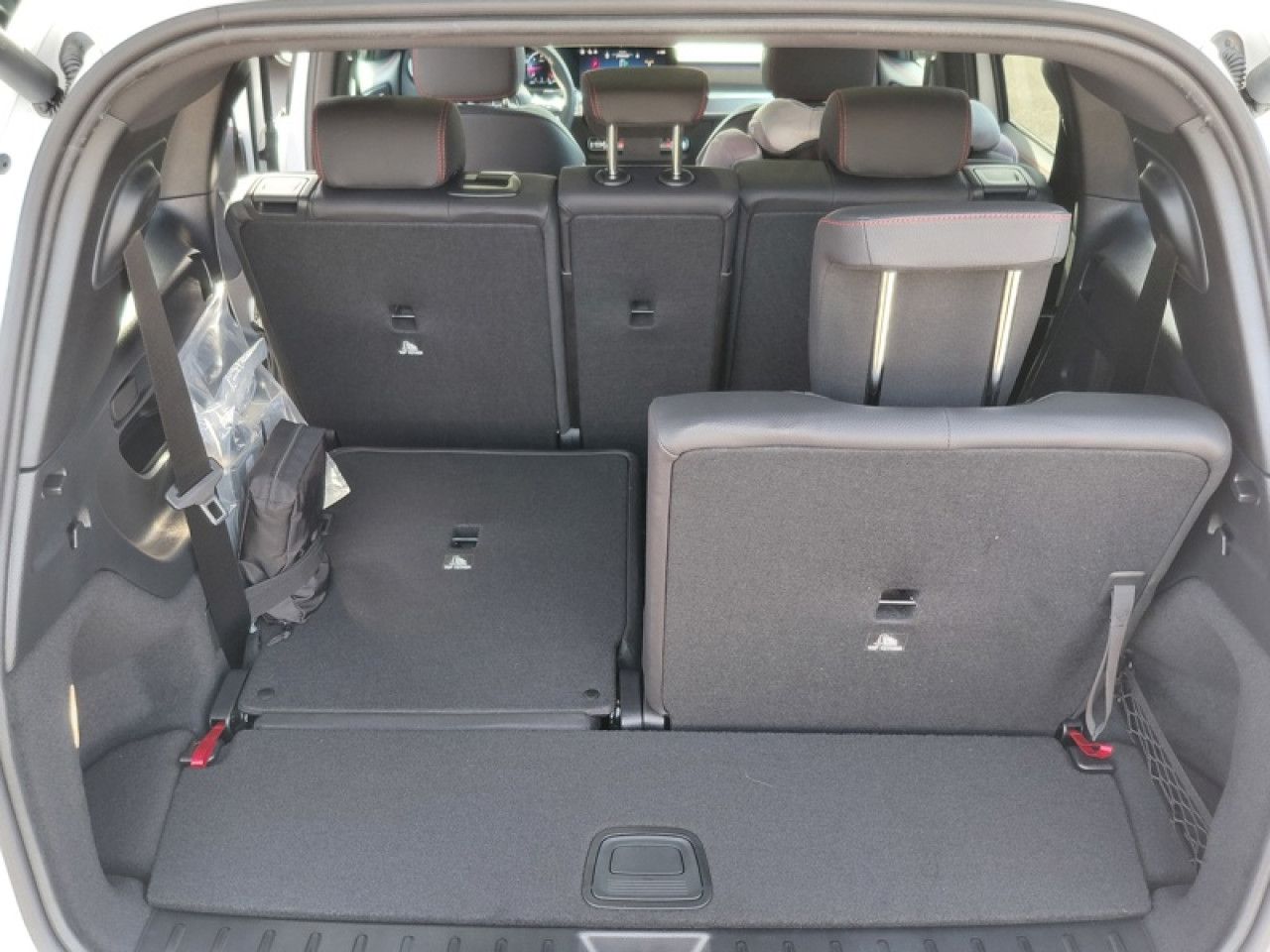 Photo du v&eacute;hicule 9 / 18