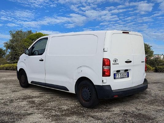 Vehicle image 10 / 14