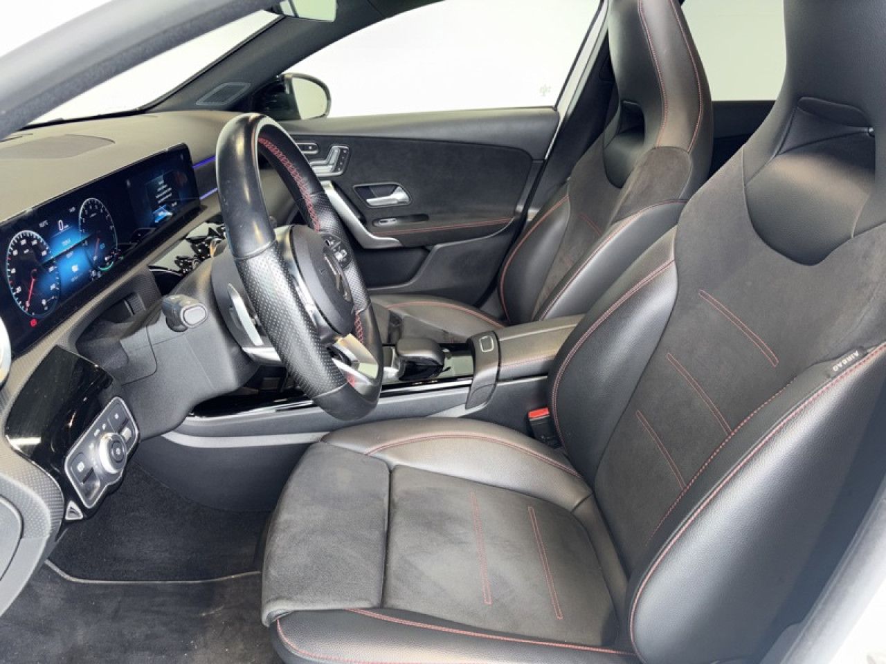 Photo du v&eacute;hicule 13 / 18