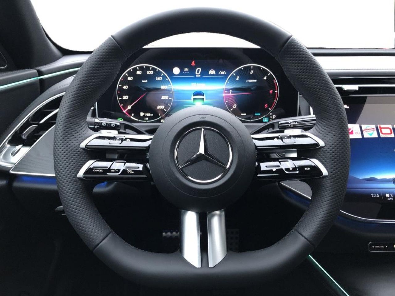 Mercedes-Benz E-Klasse – Bild 10