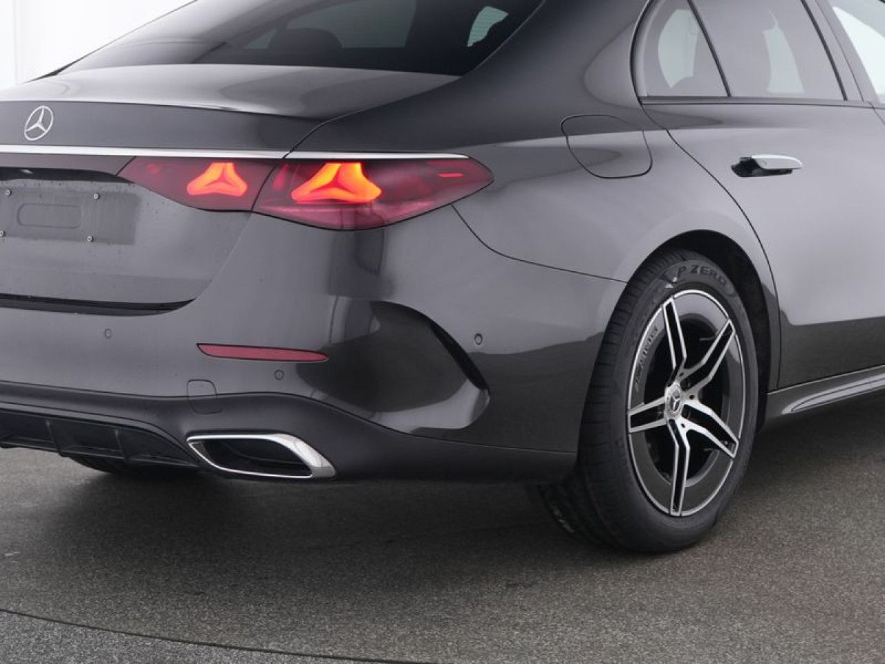 Mercedes-Benz E-Klasse – Bild 9