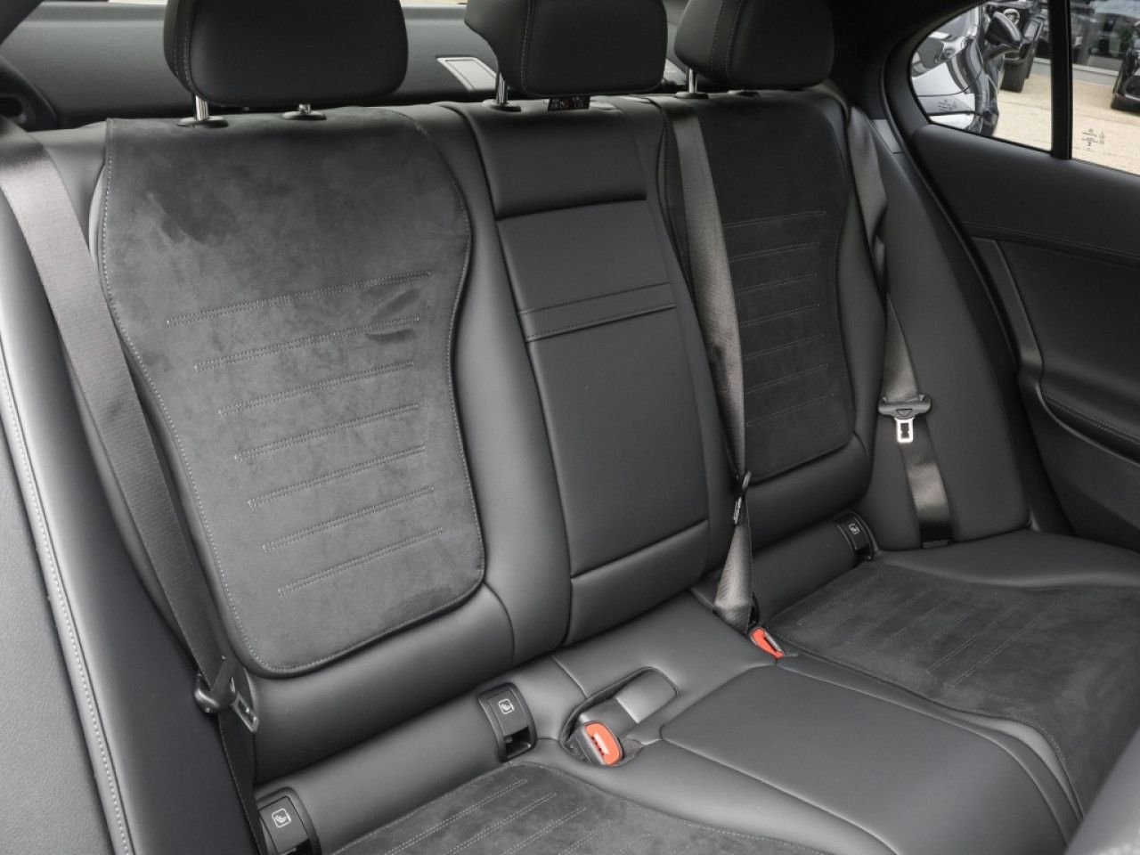 Mercedes-Benz C-Klasse – Bild 4