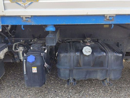 Vehicle image 12 / 17