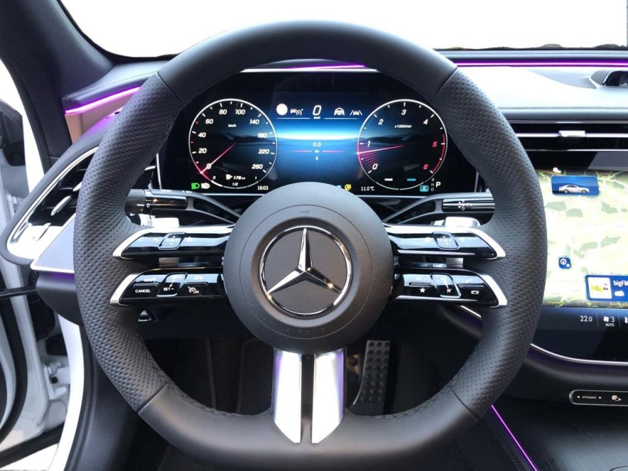 Mercedes-Benz E-Klasse – Bild 10