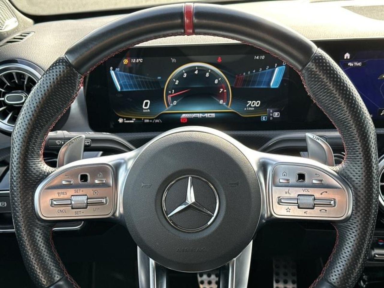 Photo du v&eacute;hicule 9 / 18