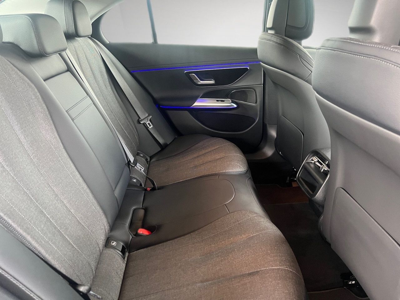 Mercedes-Benz E-Klasse – Bild 23