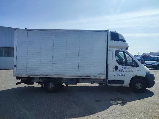 Vehicle image 4 / 11