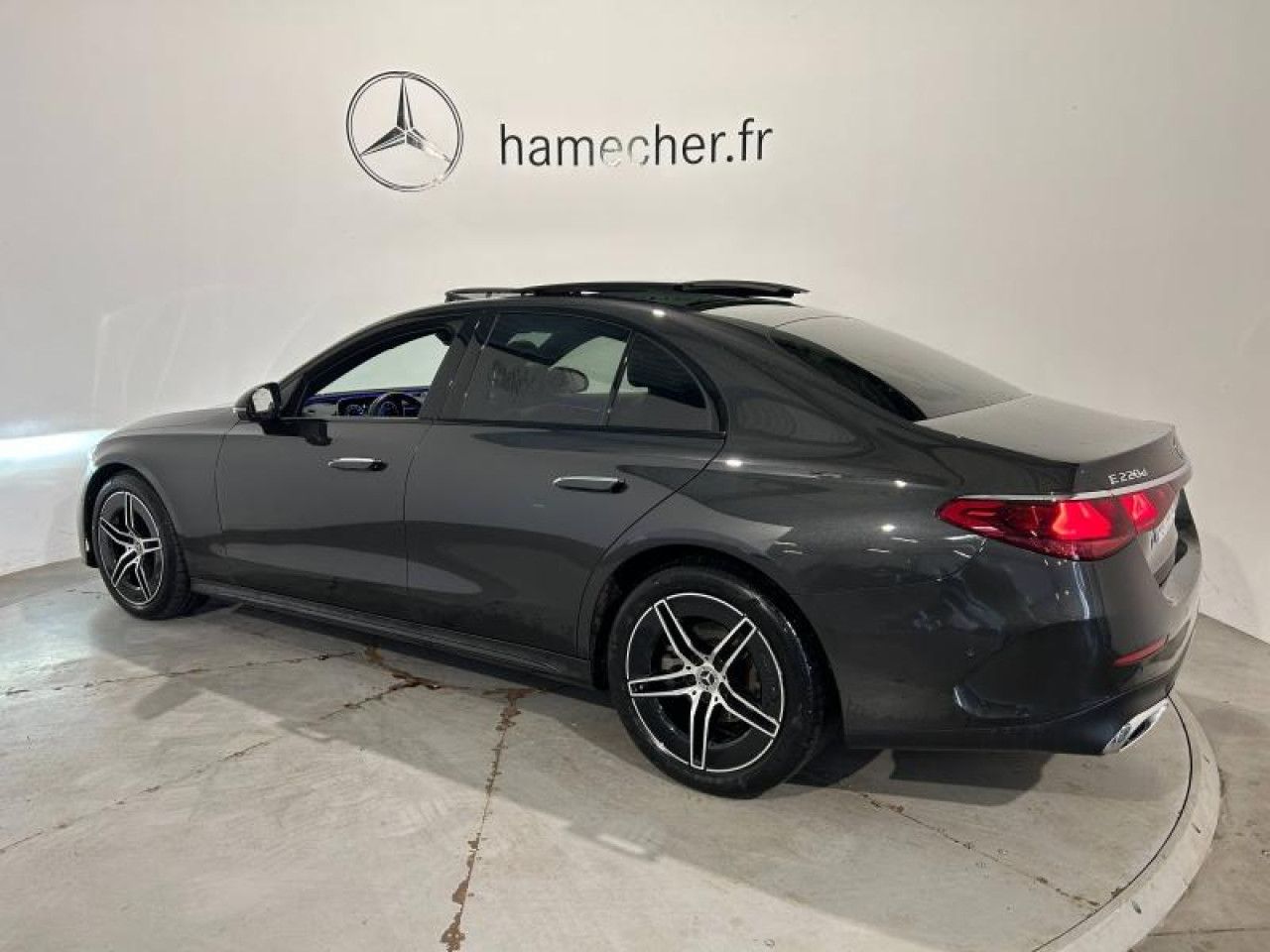 Photo du v&eacute;hicule 3 / 18