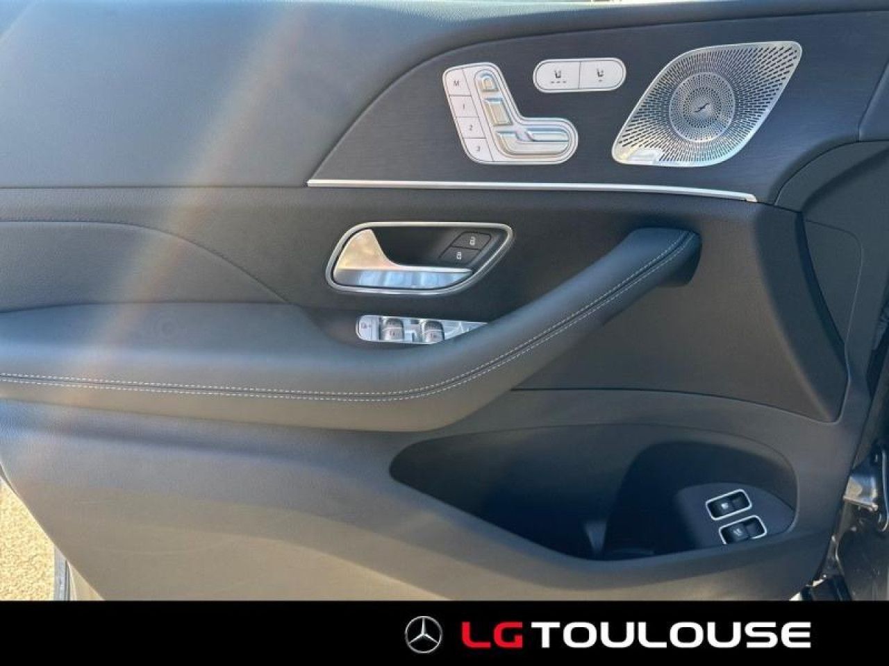 Photo du v&eacute;hicule 16 / 17