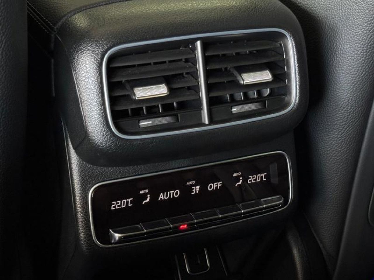 Photo du v&eacute;hicule 15 / 18