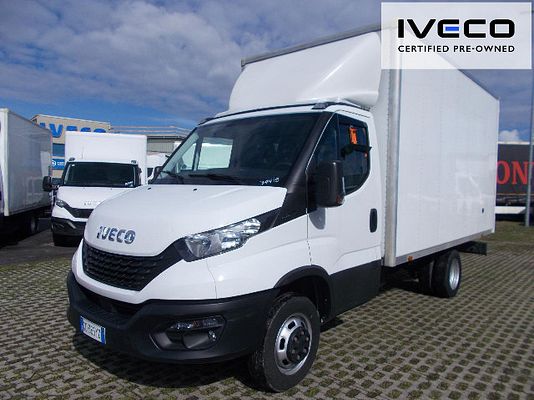 Vehicle image 1 / 13