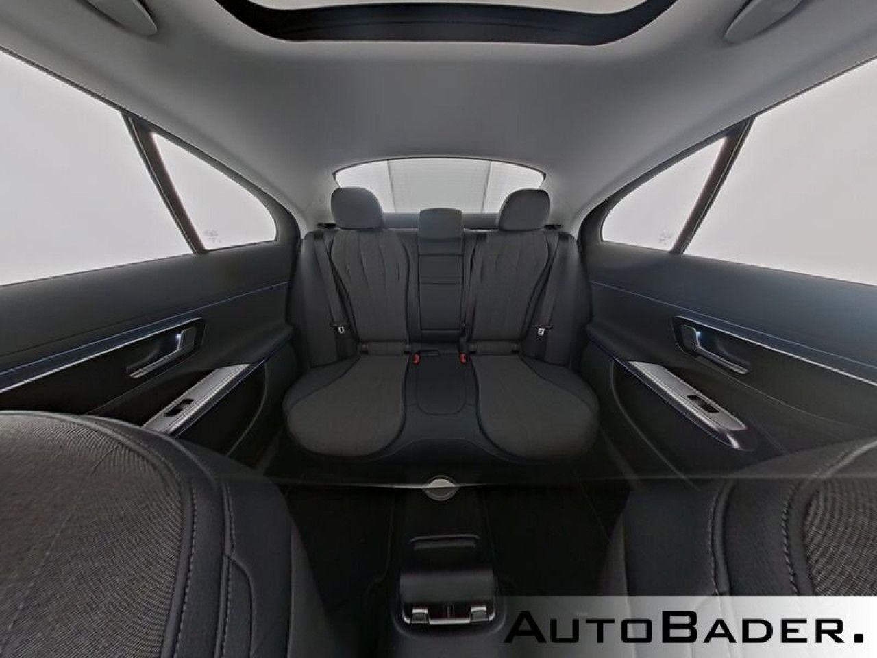 Mercedes-Benz E-Klasse – Bild 7