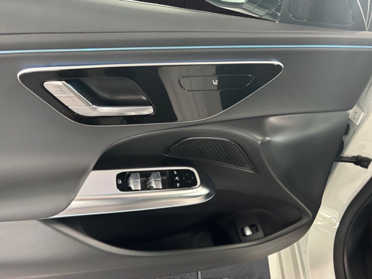 Mercedes-Benz E-Klasse – Bild 9