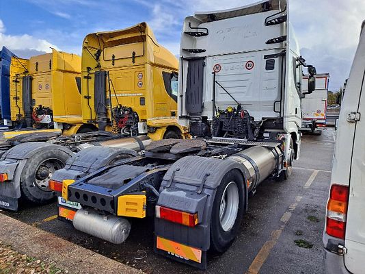 Vehicle image 4 / 4
