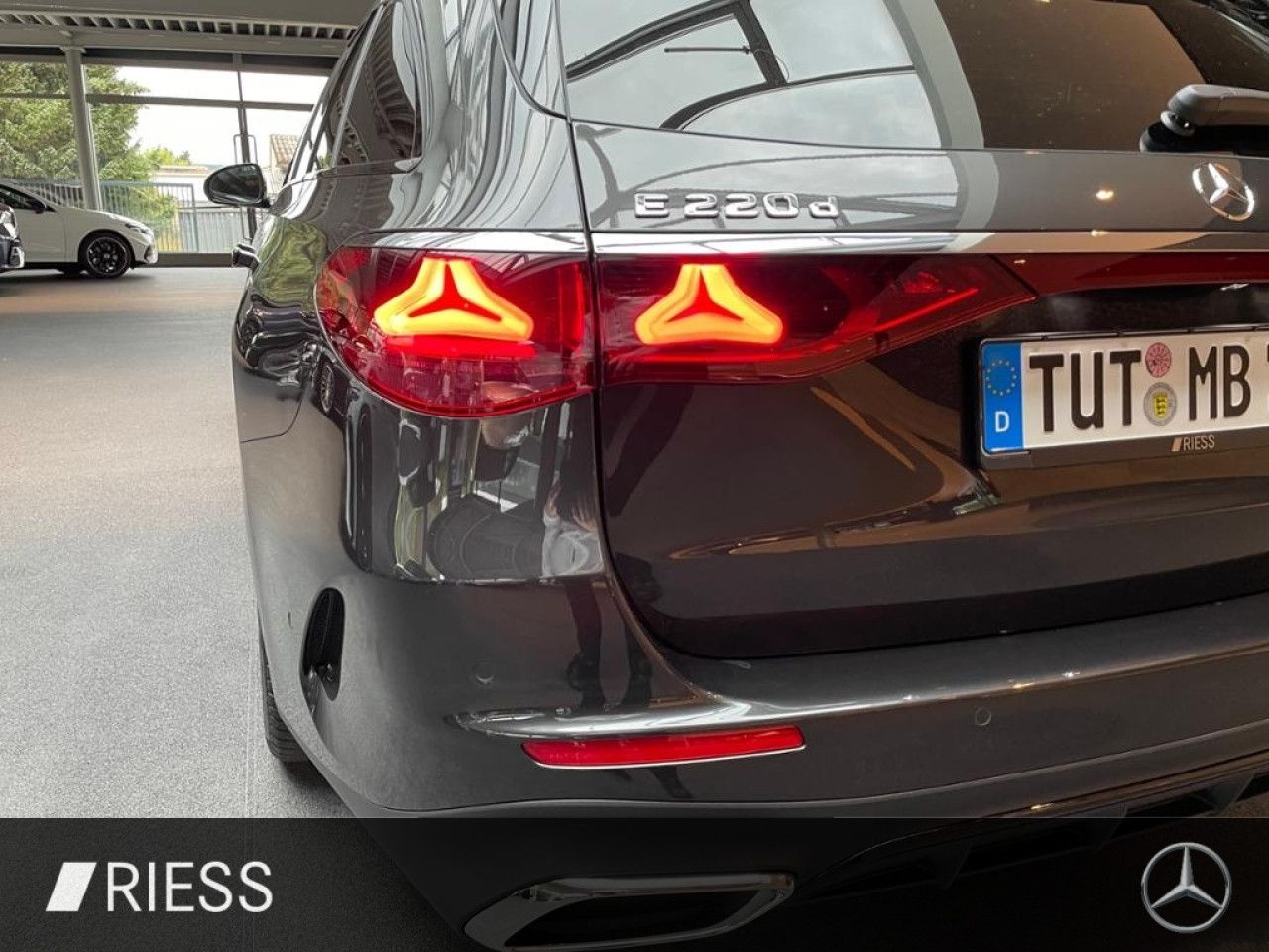 Mercedes-Benz E-Klasse – Bild 17
